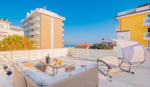 Penthouse Apartment with Sea View