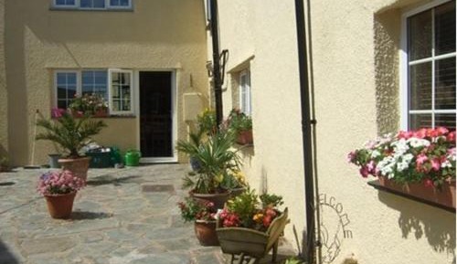 Cottage with Garden View