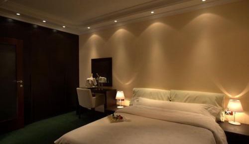 Deluxe One-Bedroom Suite