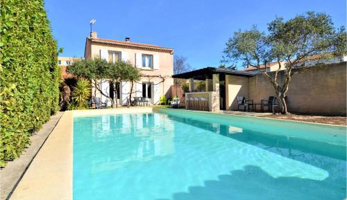 Three-Bedroom Holiday Home 