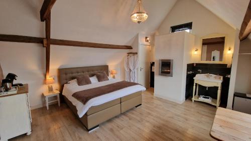 Comfort Double Room with Private Bathroom