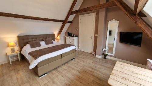 Comfort Double Room with Private Bathroom