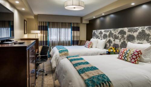Deluxe Queen Room with Two Beds