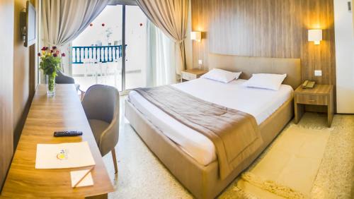 Triple Room with Garden View