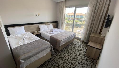 Triple Room with City View