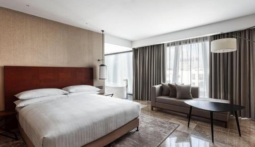 Junior King Suite