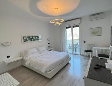 Superior Double Room with Lake View
