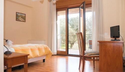 Single Room with Private Bathroom
