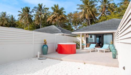 Beach Villa with Whirlpool
