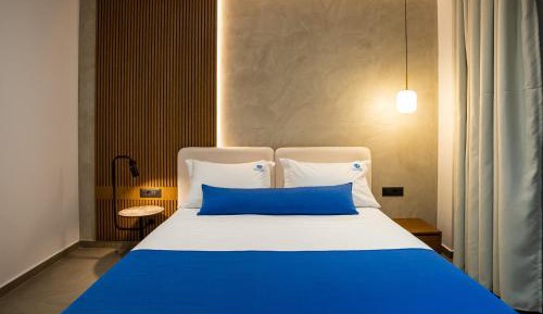 Double or Twin Room with Partial Sea View