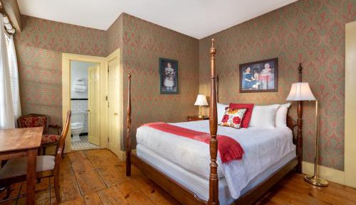 Queen Room