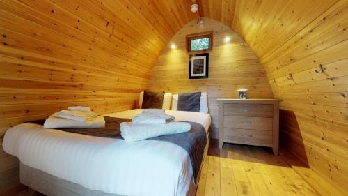 Double Eco-pod with Shared Bathroom