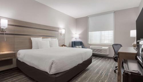 King Room with Bath Tub - Mobility Accessible