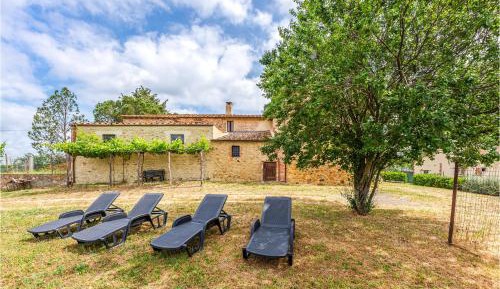 Four-Bedroom Holiday Home