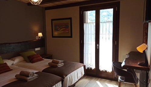 Twin Room with Private Bathroom