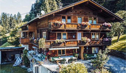 Five-Bedroom Holiday Home