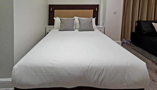 Triple Studio (3 Adults)