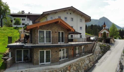Apartment with Mountain View