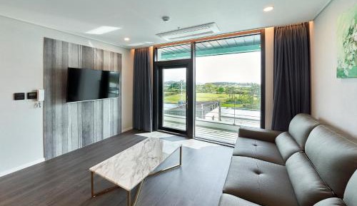 Two-Bedroom Suite