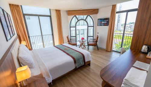 Deluxe King Room