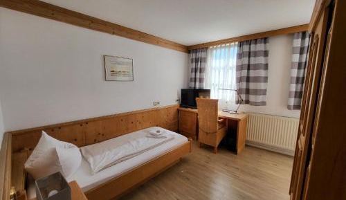 Single Room with Private Bathroom