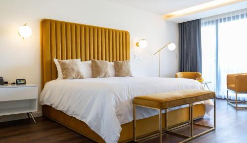 Superior King Suite