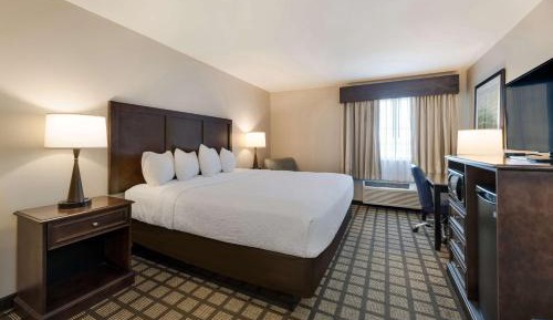 King Room with Mobility Accessible Tub