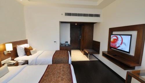 Deluxe Double or Twin Room: (Mandatory Gala Dinner Charges for 31st Dec per person   - 4500+GST per person including veg/nonveg food and unlimited IMFL liquor)