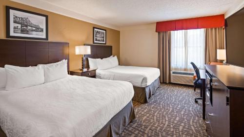 Queen Room with Two Queen Beds - Non Smoking