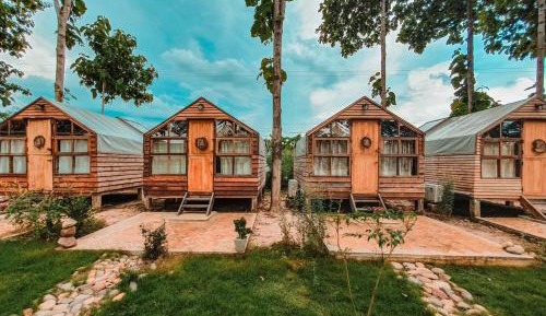 Double or Twin Room with Shared Bathroom