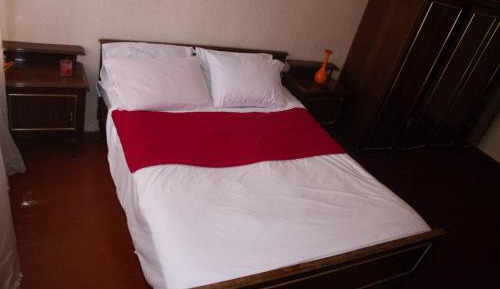 Deluxe Double Room (2 Adults + 1 Child)