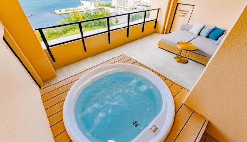 Ocean Terrace Twin Room