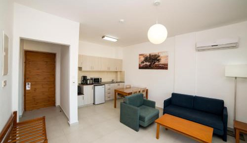 Superior Three-Bedroom Apartment with Panoramic View to the Sea