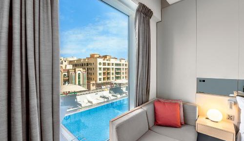 Urban King Room Pool View - with complimentary Shuttle Service to the Beach and Deira City Center