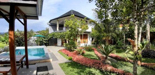 Double Room with Pool View
