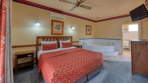 Executive Suite with Spa Bath