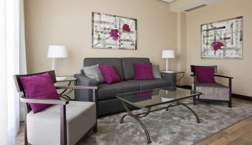 Family Room (2 Adults + 2 Children)