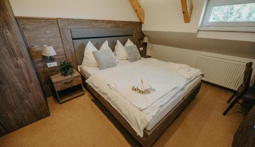 Double or Twin Room with Shower