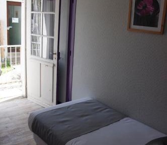Single Room with bed of 35 in