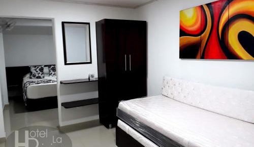 Quadruple Room with Private Bathroom