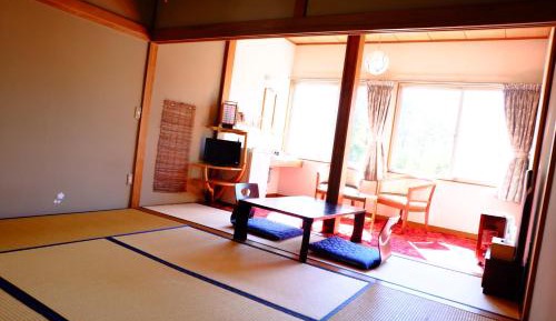 Japanese-Style Twin Room with Private Bathroom