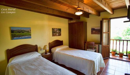 Twin Room with Private Bathroom