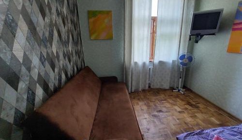 Apartment With Shared Bathroom