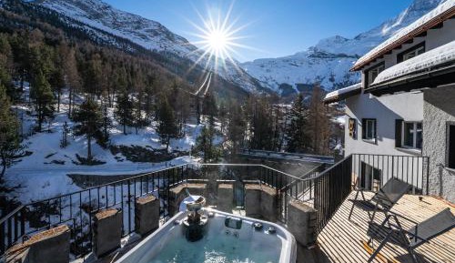 Deluxe Suite with Spa Bath