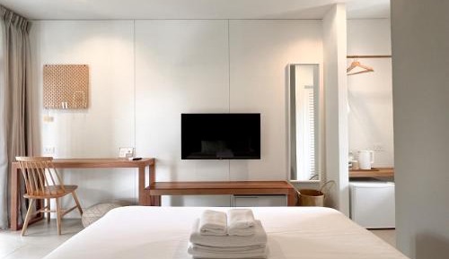 Standard Queen Room
