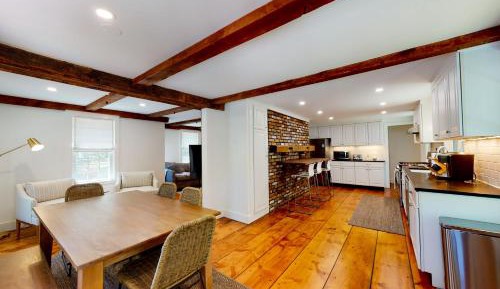 Four bedroom holiday home 