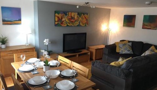 Deluxe Apartment