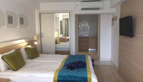 Standard  Room with Balcony with Land View