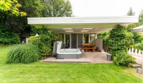 One-Bedroom Holiday Home