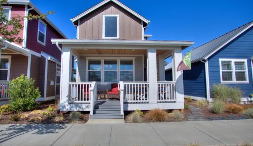 Three-Bedroom Holiday Home 